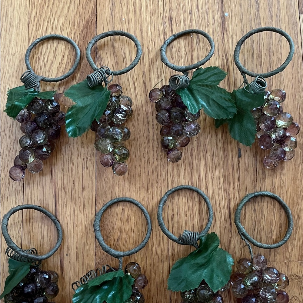Acrylic Grape Napkin Rings - Picture 2 of 7